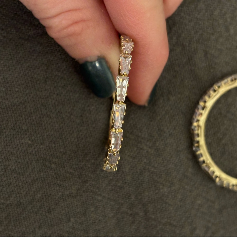 Hoop sparkle earrings